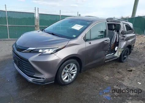2022 Toyota Sienna Xle z USA, uszkodzony, nr VIN 5TDJRKEC5NS091036